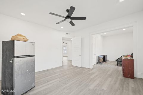 Tiny photo for 629 Virginia Street, Toledo, OH 43620 (MLS # 10004525)