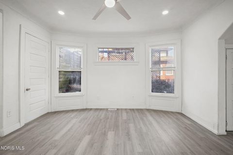 Tiny photo for 629 Virginia Street, Toledo, OH 43620 (MLS # 10004525)