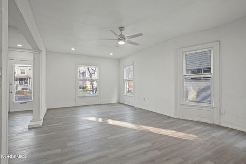 Tiny photo for 629 Virginia Street, Toledo, OH 43620 (MLS # 10004525)