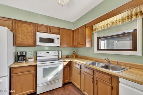 Tiny photo for 1801 Manor Hill Road # 7, Findlay, OH 45840 (MLS # 10004539)