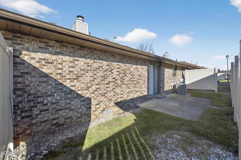 Tiny photo for 1801 Manor Hill Road # 7, Findlay, OH 45840 (MLS # 10004539)