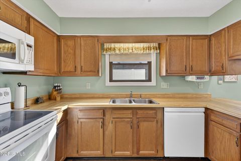 Tiny photo for 1801 Manor Hill Road # 7, Findlay, OH 45840 (MLS # 10004539)