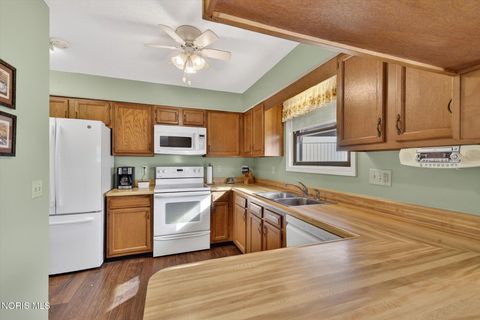 Tiny photo for 1801 Manor Hill Road # 7, Findlay, OH 45840 (MLS # 10004539)