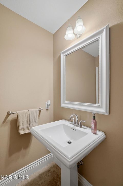 Tiny photo for 3307 Sterlingwood Lane, Perrysburg, OH 43551 (MLS # 10005926)