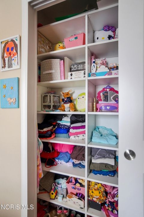 Tiny photo for 3307 Sterlingwood Lane, Perrysburg, OH 43551 (MLS # 10005926)