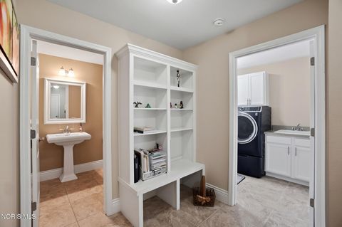 Tiny photo for 3307 Sterlingwood Lane, Perrysburg, OH 43551 (MLS # 10005926)