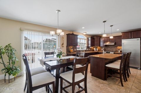 Tiny photo for 3307 Sterlingwood Lane, Perrysburg, OH 43551 (MLS # 10005926)