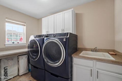 Tiny photo for 3307 Sterlingwood Lane, Perrysburg, OH 43551 (MLS # 10005926)