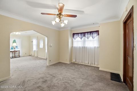 Tiny photo for 2437 Airport Highway, Toledo, OH 43609 (MLS # 10000442)