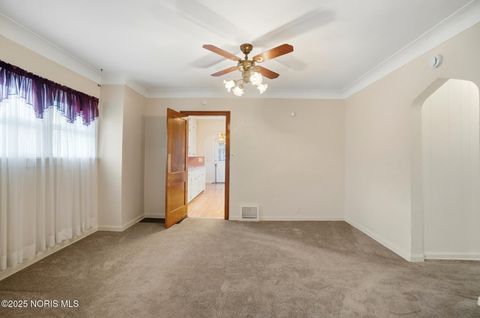 Tiny photo for 2437 Airport Highway, Toledo, OH 43609 (MLS # 10000442)