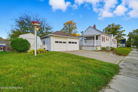 Tiny photo for 2437 Airport Highway, Toledo, OH 43609 (MLS # 10000442)