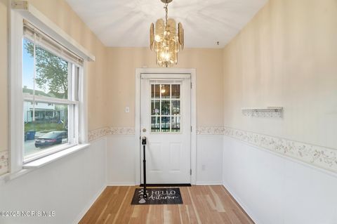 Tiny photo for 2437 Airport Highway, Toledo, OH 43609 (MLS # 10000442)