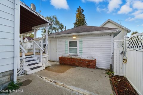 Tiny photo for 2437 Airport Highway, Toledo, OH 43609 (MLS # 10000442)