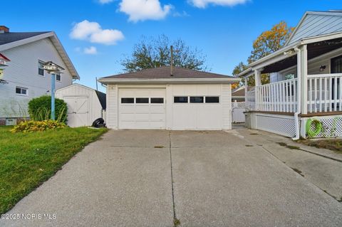 Tiny photo for 2437 Airport Highway, Toledo, OH 43609 (MLS # 10000442)