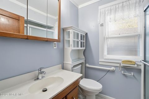Tiny photo for 2437 Airport Highway, Toledo, OH 43609 (MLS # 10000442)