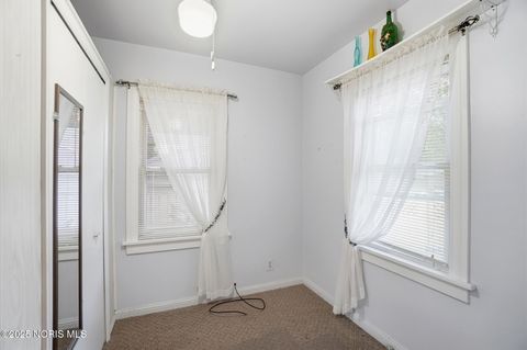 Tiny photo for 2437 Airport Highway, Toledo, OH 43609 (MLS # 10000442)