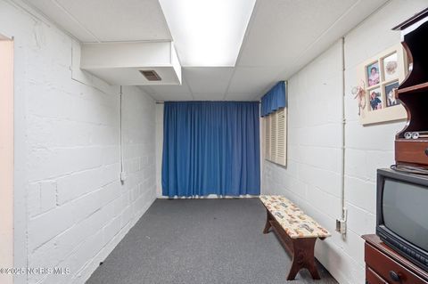 Tiny photo for 2437 Airport Highway, Toledo, OH 43609 (MLS # 10000442)