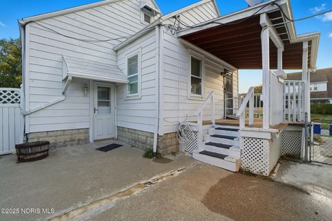 Tiny photo for 2437 Airport Highway, Toledo, OH 43609 (MLS # 10000442)