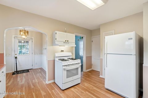 Tiny photo for 2437 Airport Highway, Toledo, OH 43609 (MLS # 10000442)