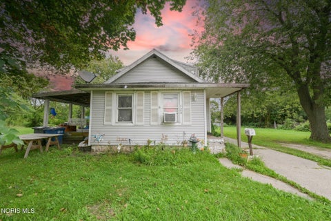 Photo of 123 Arch Street, Toledo, OH 43605 (MLS # 10013192)