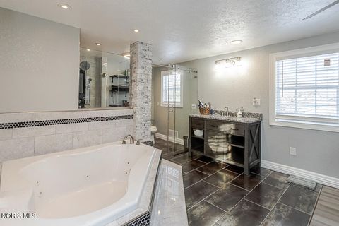 Tiny photo for 2133 Westedge Drive, Toledo, OH 43614 (MLS # 10005355)