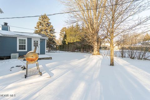 Tiny photo for 2133 Westedge Drive, Toledo, OH 43614 (MLS # 10005355)