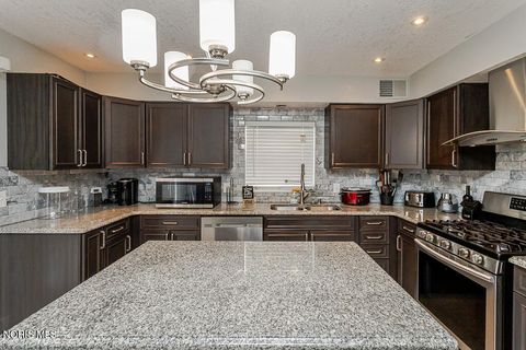 Tiny photo for 2133 Westedge Drive, Toledo, OH 43614 (MLS # 10005355)