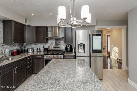 Tiny photo for 2133 Westedge Drive, Toledo, OH 43614 (MLS # 10005355)