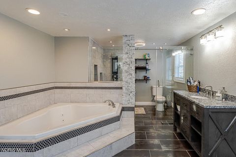 Tiny photo for 2133 Westedge Drive, Toledo, OH 43614 (MLS # 10005355)