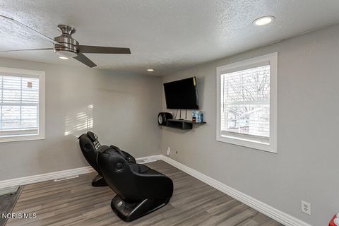 Tiny photo for 2133 Westedge Drive, Toledo, OH 43614 (MLS # 10005355)