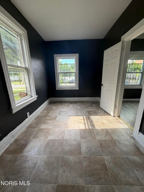 Tiny photo for 1015 Belmont Avenue, Toledo, OH 43607 (MLS # 10009251)