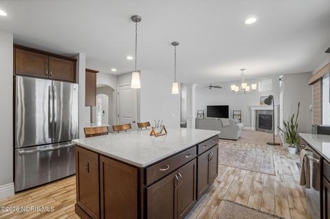 Tiny photo for 103 Barton Creek Drive, Perrysburg, OH 43551 (MLS # 10003948)