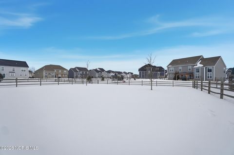 Tiny photo for 103 Barton Creek Drive, Perrysburg, OH 43551 (MLS # 10003948)