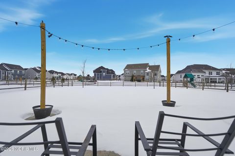 Tiny photo for 103 Barton Creek Drive, Perrysburg, OH 43551 (MLS # 10003948)