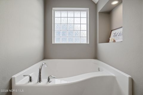 Tiny photo for 103 Barton Creek Drive, Perrysburg, OH 43551 (MLS # 10003948)