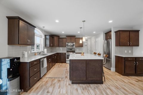 Tiny photo for 103 Barton Creek Drive, Perrysburg, OH 43551 (MLS # 10003948)