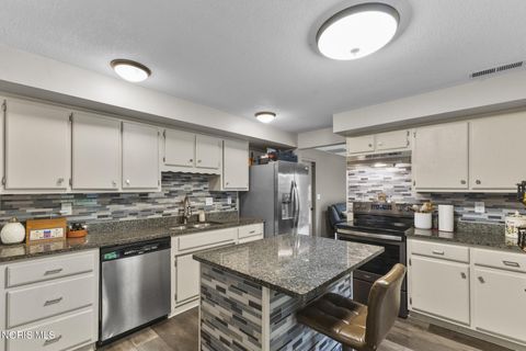 Tiny photo for 1732 Woodhurst Drive, Defiance, OH 43512 (MLS # 10007535)