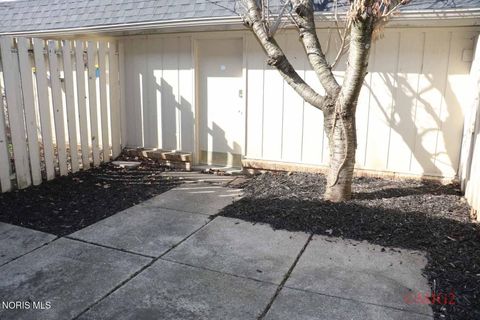 Tiny photo for 5212 Regency Drive #C, Toledo, OH 43615 (MLS # 10005486)