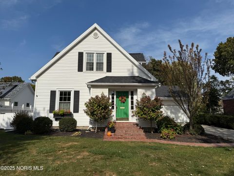 Photo of 233 E 6th Street, Perrysburg, OH 43551 (MLS # 10001912)