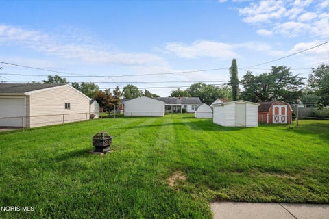 Tiny photo for 1736 Parkway Drive #North, Maumee, OH 43537 (MLS # 10013424)