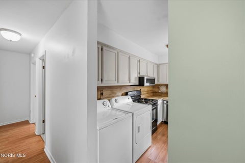 Tiny photo for 1736 Parkway Drive #North, Maumee, OH 43537 (MLS # 10013424)