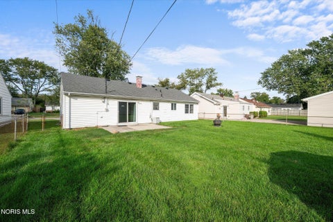 Tiny photo for 1736 Parkway Drive #North, Maumee, OH 43537 (MLS # 10013424)