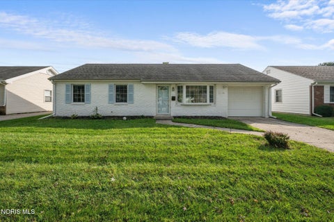 Photo of 1736 Parkway Drive #North, Maumee, OH 43537 (MLS # 10013424)