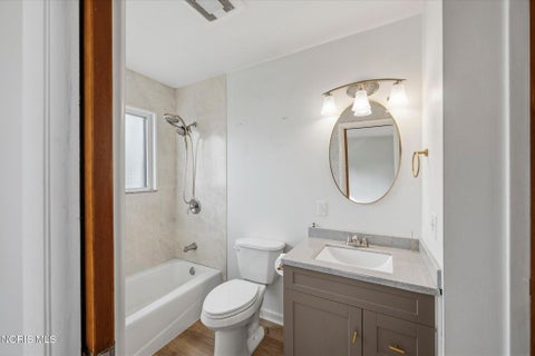 Tiny photo for 1736 Parkway Drive #North, Maumee, OH 43537 (MLS # 10013424)