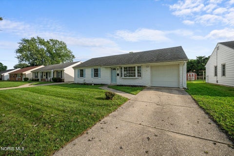 Tiny photo for 1736 Parkway Drive #North, Maumee, OH 43537 (MLS # 10013424)