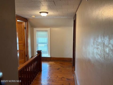 Tiny photo for 212 S Lawn Avenue, Bluffton, OH 45817 (MLS # 10000246)