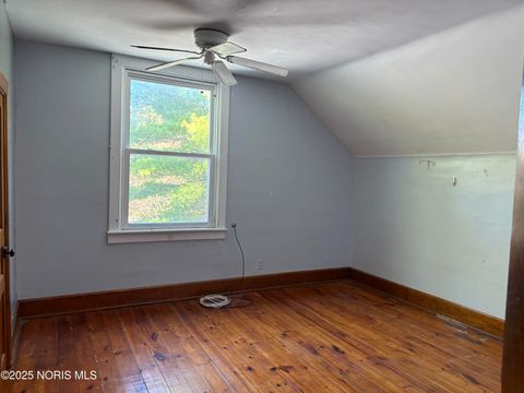 Tiny photo for 212 S Lawn Avenue, Bluffton, OH 45817 (MLS # 10000246)