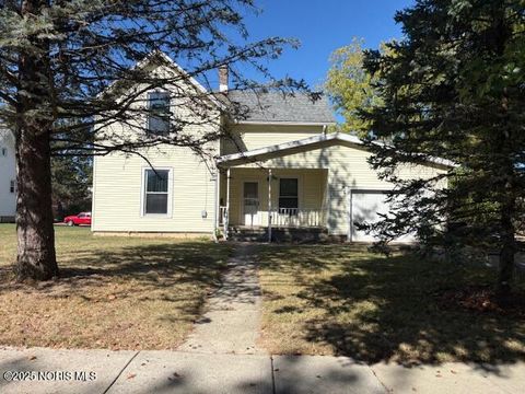 Photo of 212 S Lawn Avenue, Bluffton, OH 45817 (MLS # 10000246)