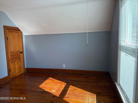 Tiny photo for 212 S Lawn Avenue, Bluffton, OH 45817 (MLS # 10000246)