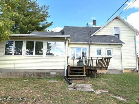 Tiny photo for 212 S Lawn Avenue, Bluffton, OH 45817 (MLS # 10000246)